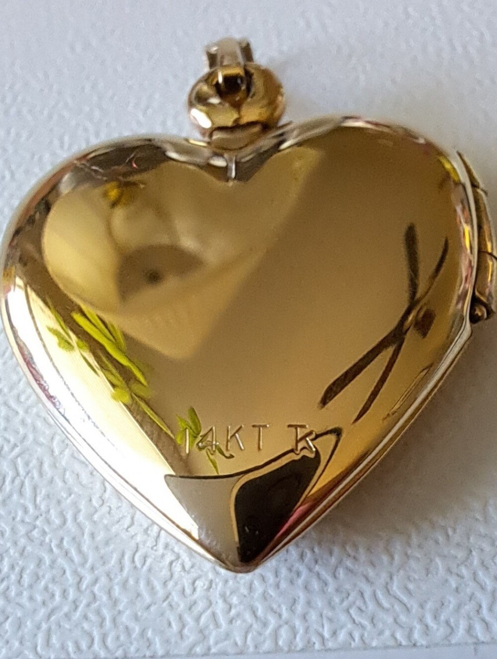 14K Yellow Gold Heart Locket Pendant - Picture 3 of 8